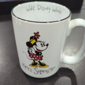 Walt Disney World Main Squeeze Minnie Mouse Mug 16 oz
